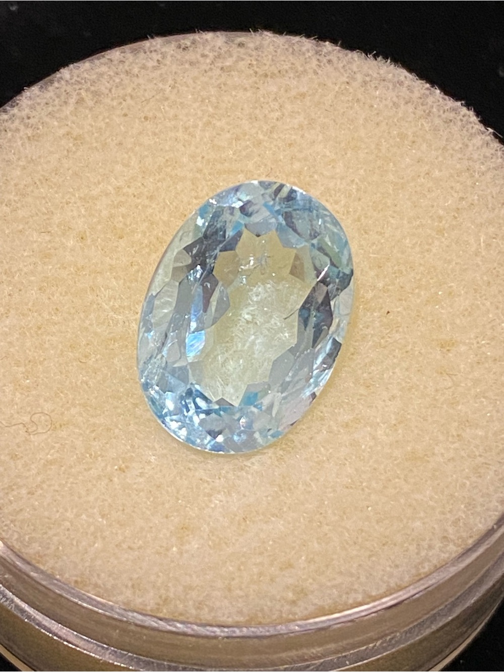 Faceted Oval Light Blue Aquamarine Gemstone for Women's Ring or Pendant